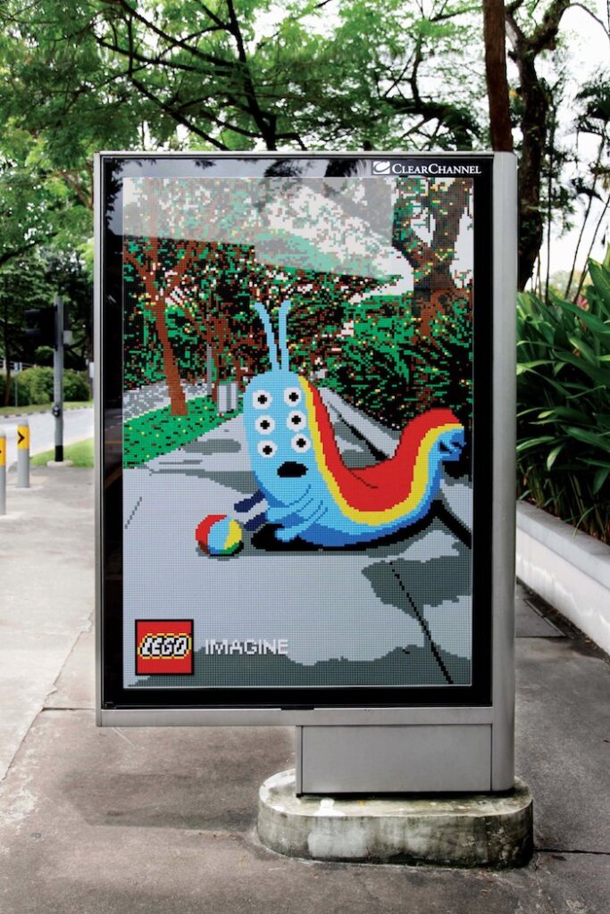 IMAGINE WINDOWS Campaign by David Stevanov

Poster built from legos. Blue, yellow, and red slug playing with a beachball.